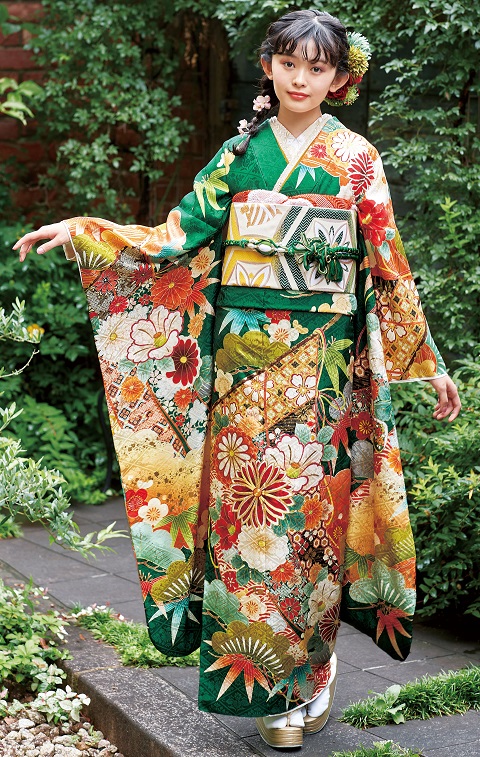 http://wa-shibata.co.jp/furisode/info/info/img/11_AU_0311%20480780%201.jpg