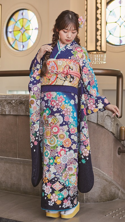 http://wa-shibata.co.jp/furisode/info/info/img/H512-HP.jpg