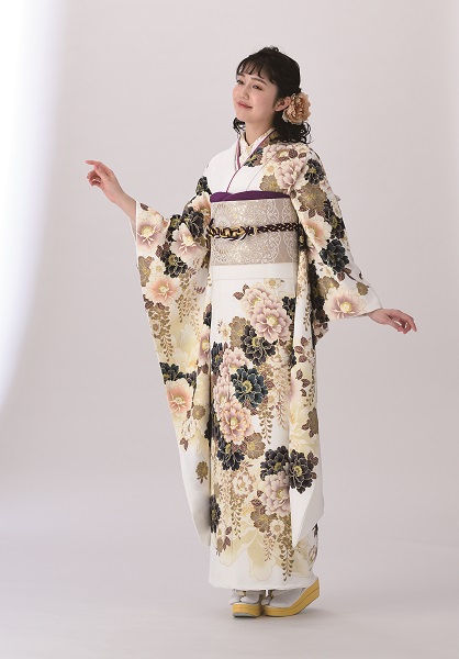 http://wa-shibata.co.jp/furisode/info/kR-510%20HP.jpg