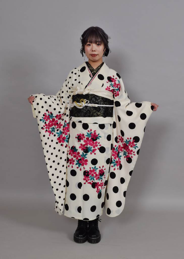 http://wa-shibata.co.jp/kagirohiya/gallery/kagirohiya/1%20%2818%29.jpg